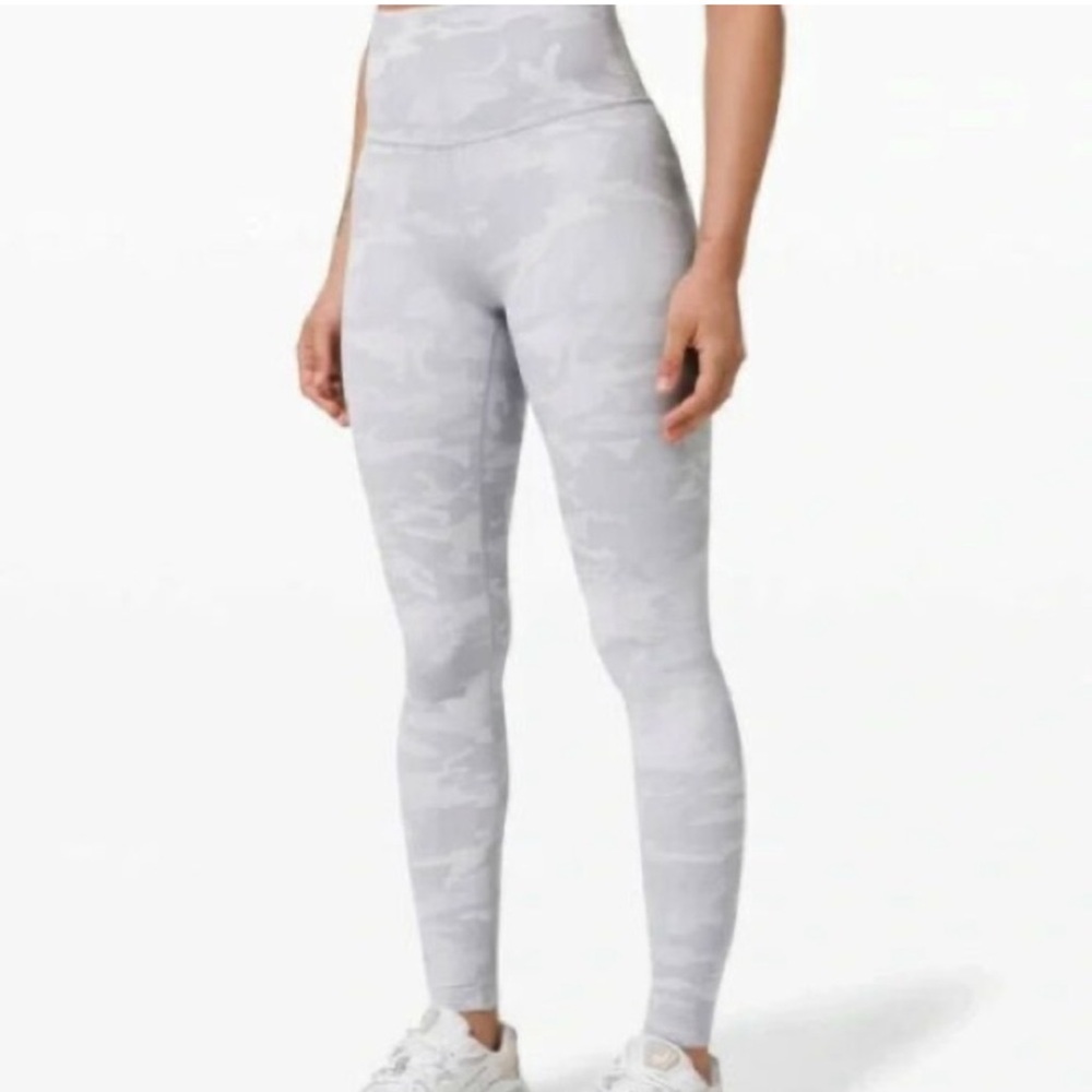 Lululemon Light Gray Camouflage Leggings. nwot